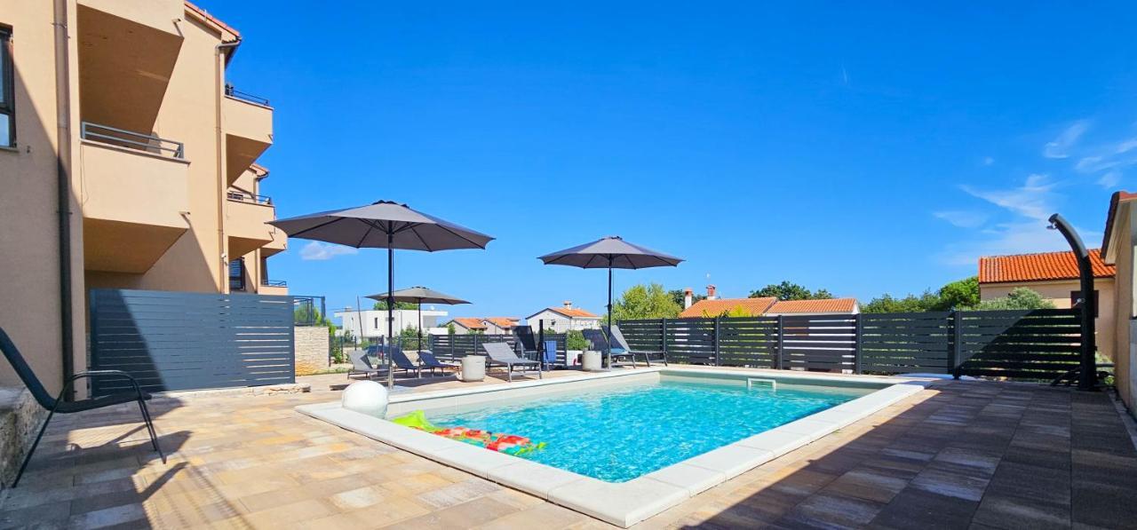 Apartment Bluemare B3 With Shared Pool Ližnjan Buitenkant foto