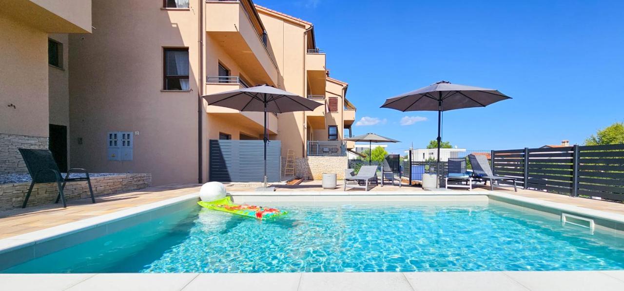 Apartment Bluemare B3 With Shared Pool Ližnjan Buitenkant foto